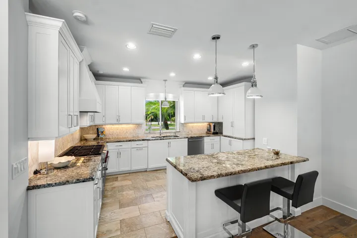 008-225Northwest11thStreet-DelrayBeach-F