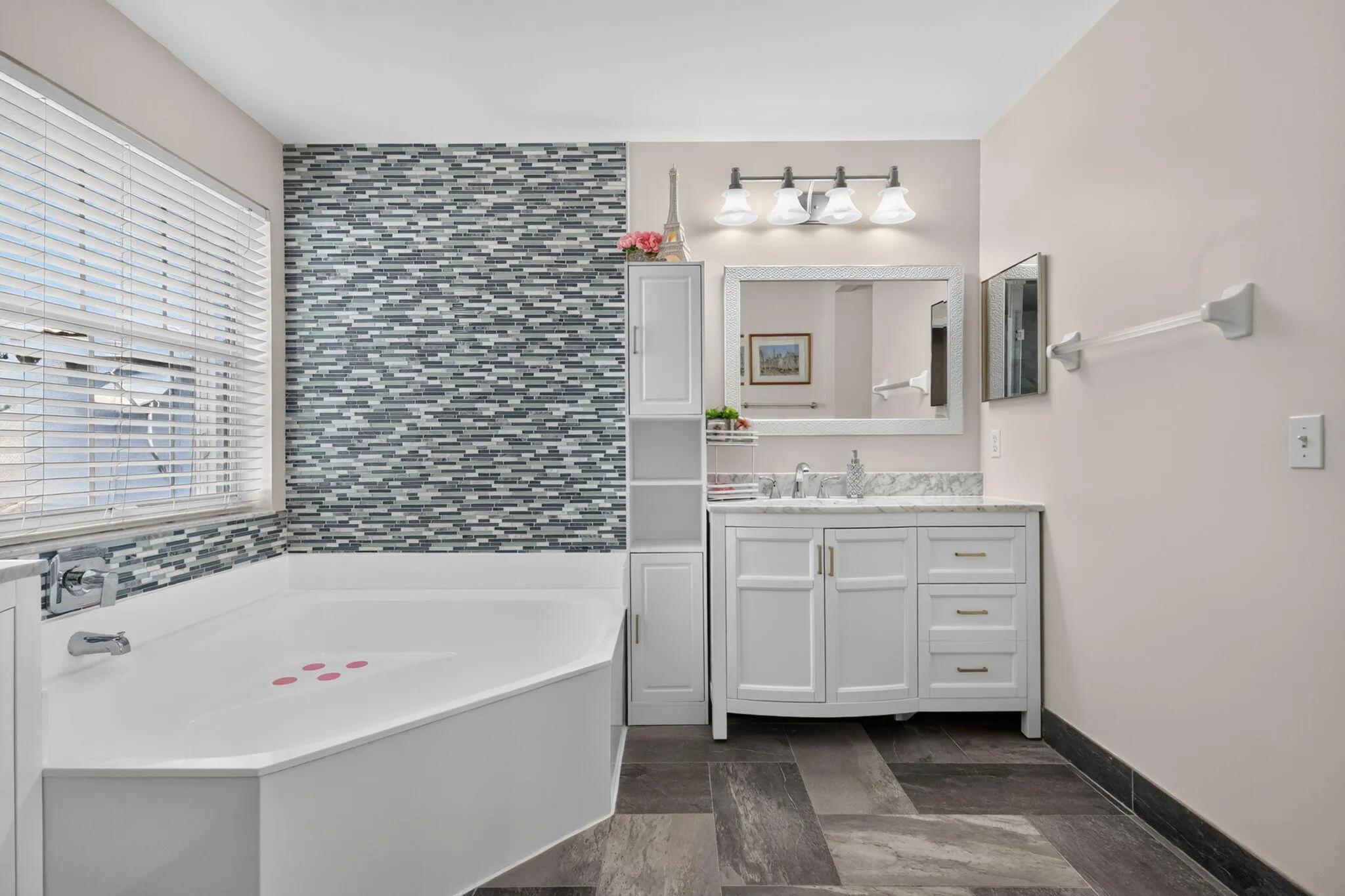 28-web-or-mls-8H3A1218