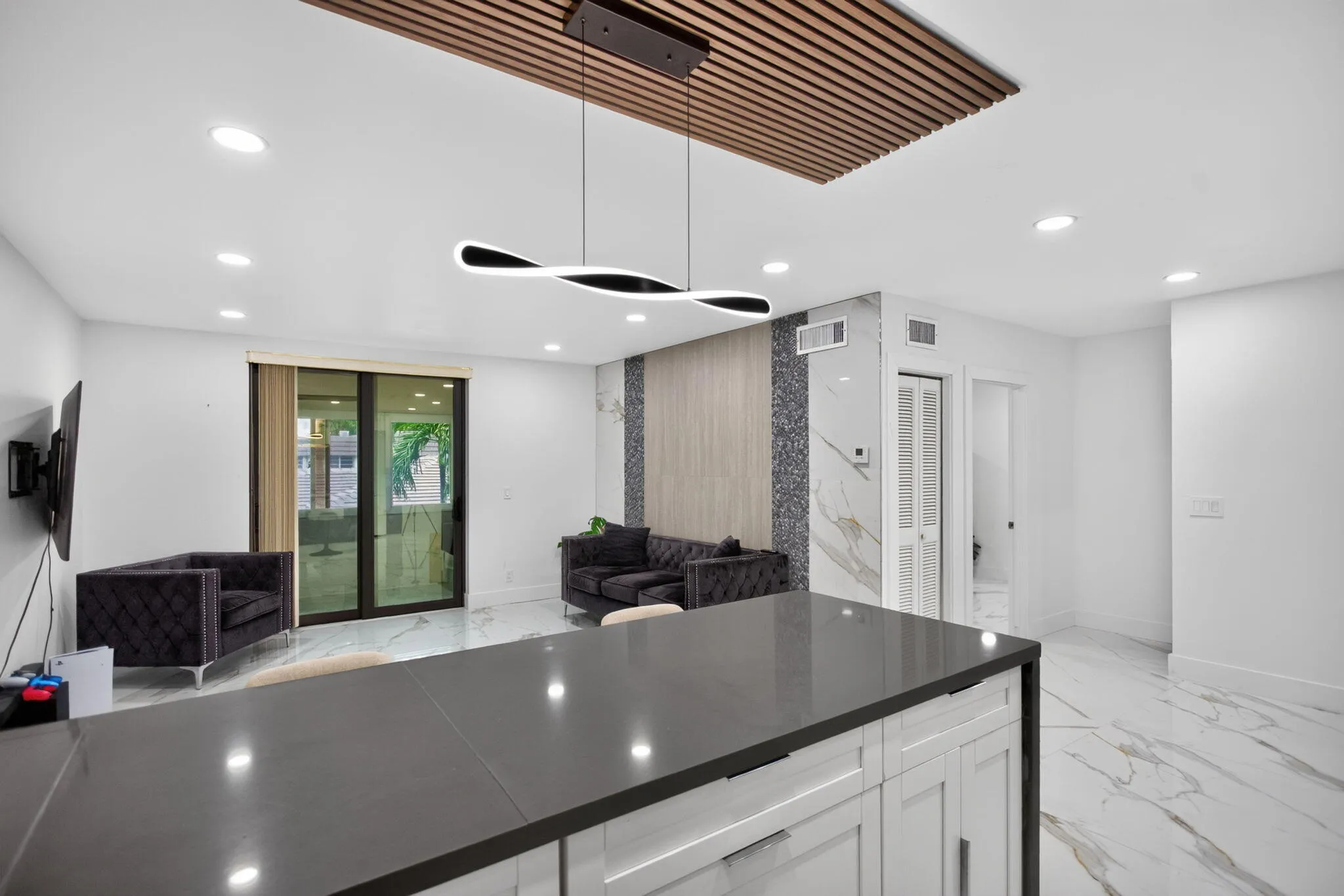 9-web-or-mls-8404 -8009