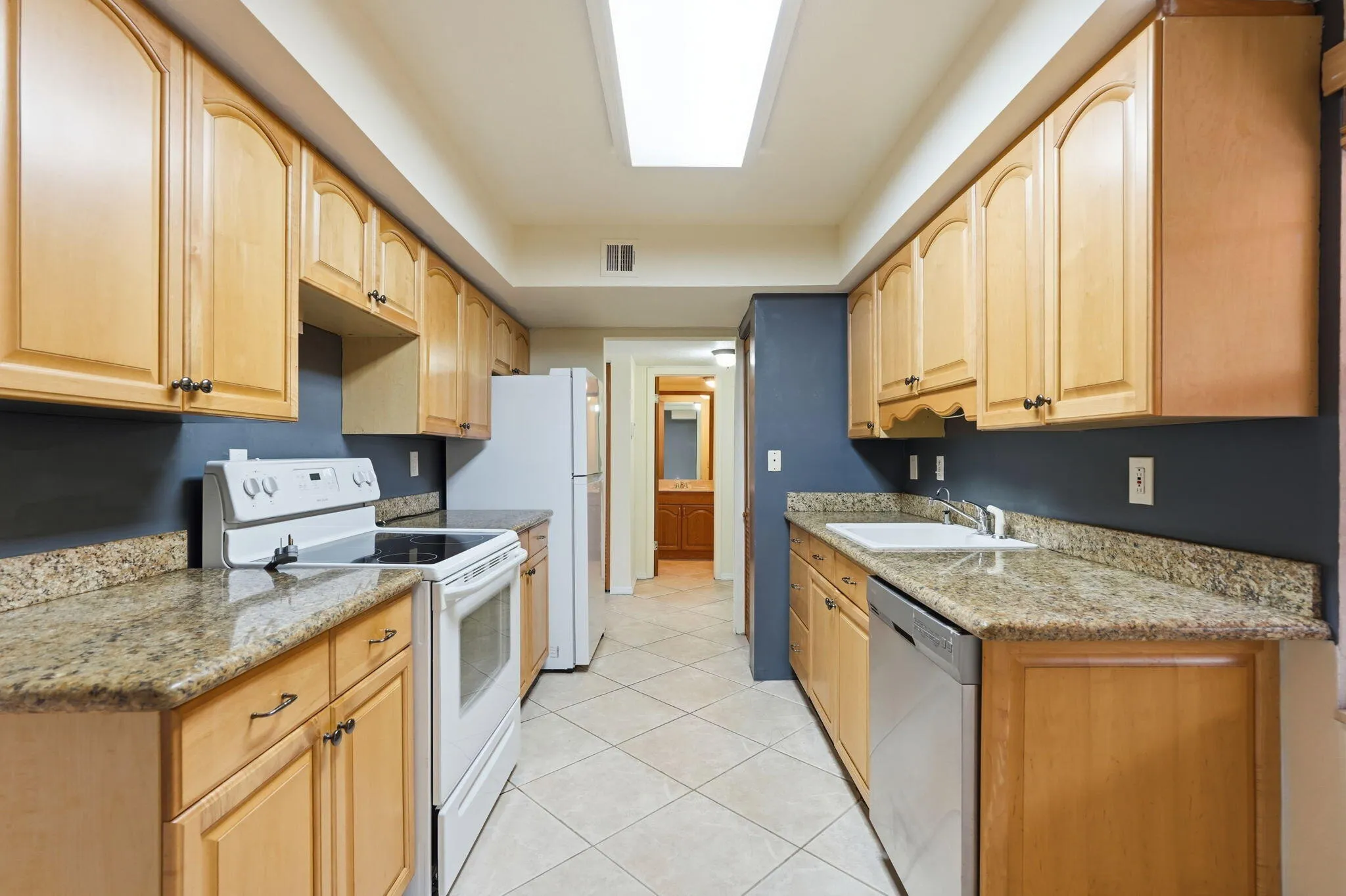 32-web-or-mls-430_Commodore_Dr_Unit_314_