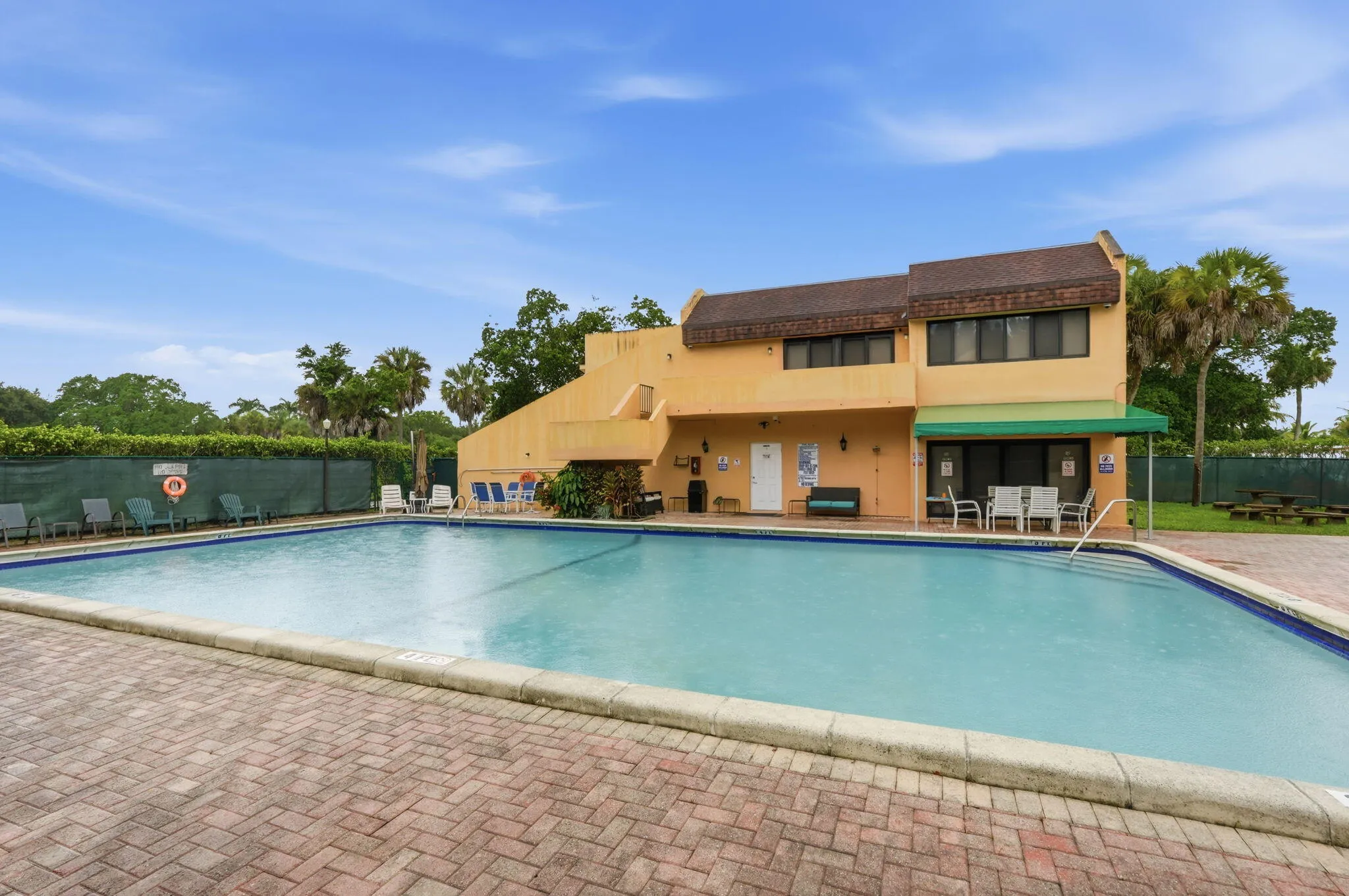 50-web-or-mls-430_Commodore_Dr_Unit_314_