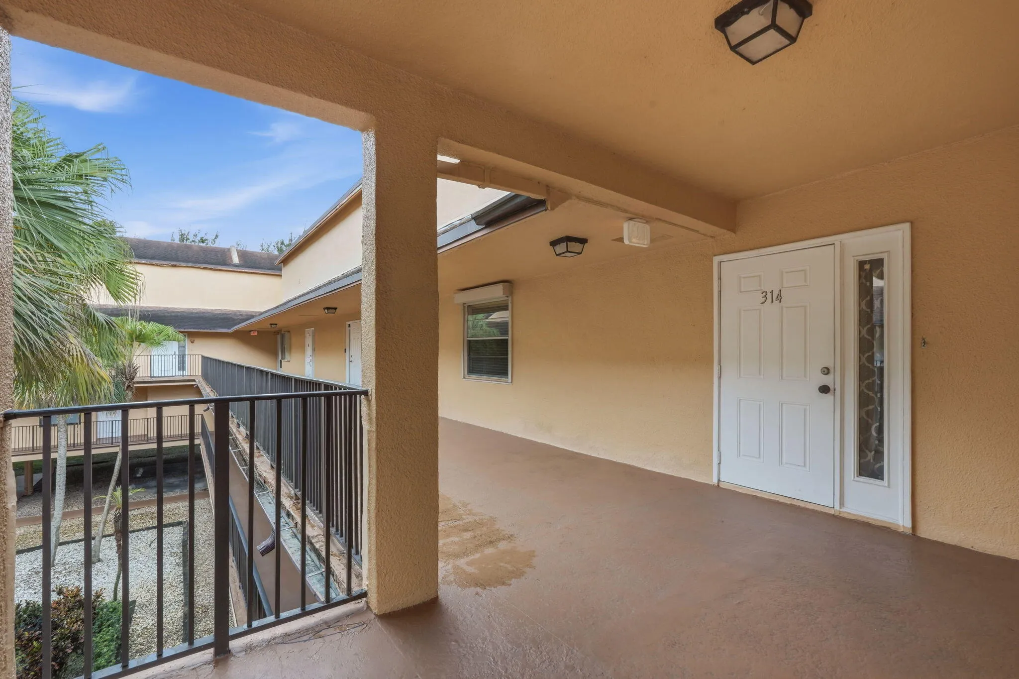 7-web-or-mls-430_Commodore_Dr_Unit_314_0