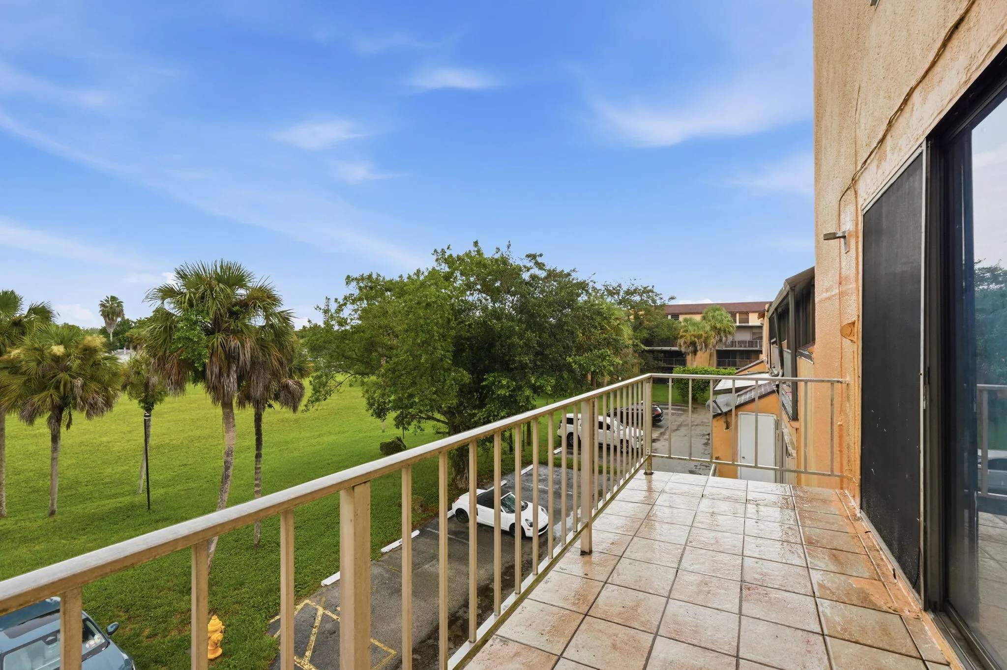 48-web-or-mls-430_Commodore_Dr_Unit_314_