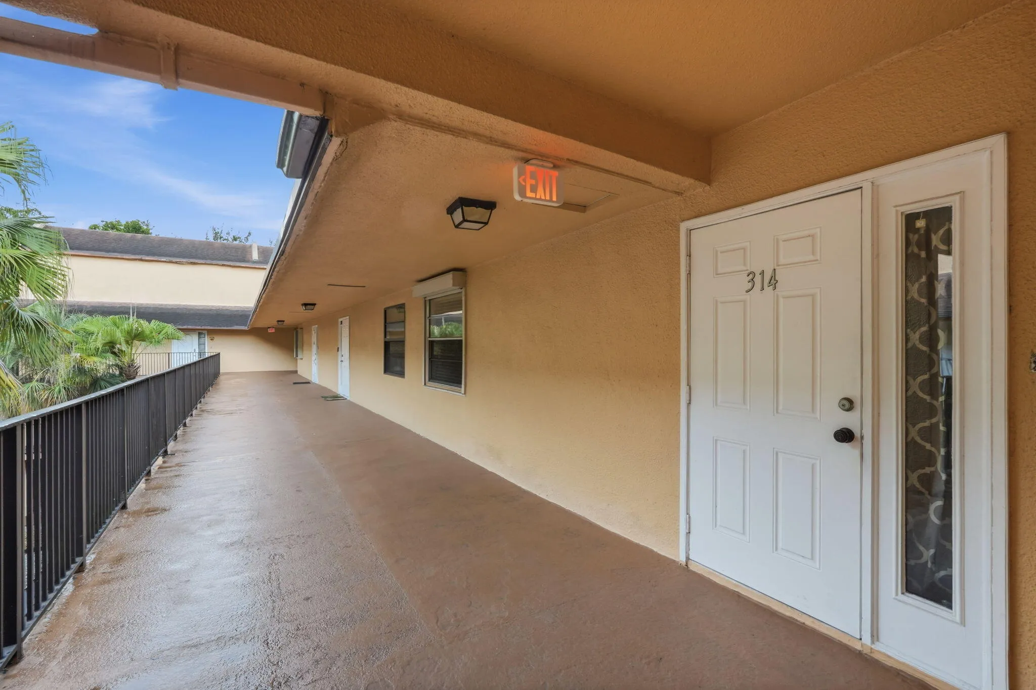 6-web-or-mls-430_Commodore_Dr_Unit_314_0