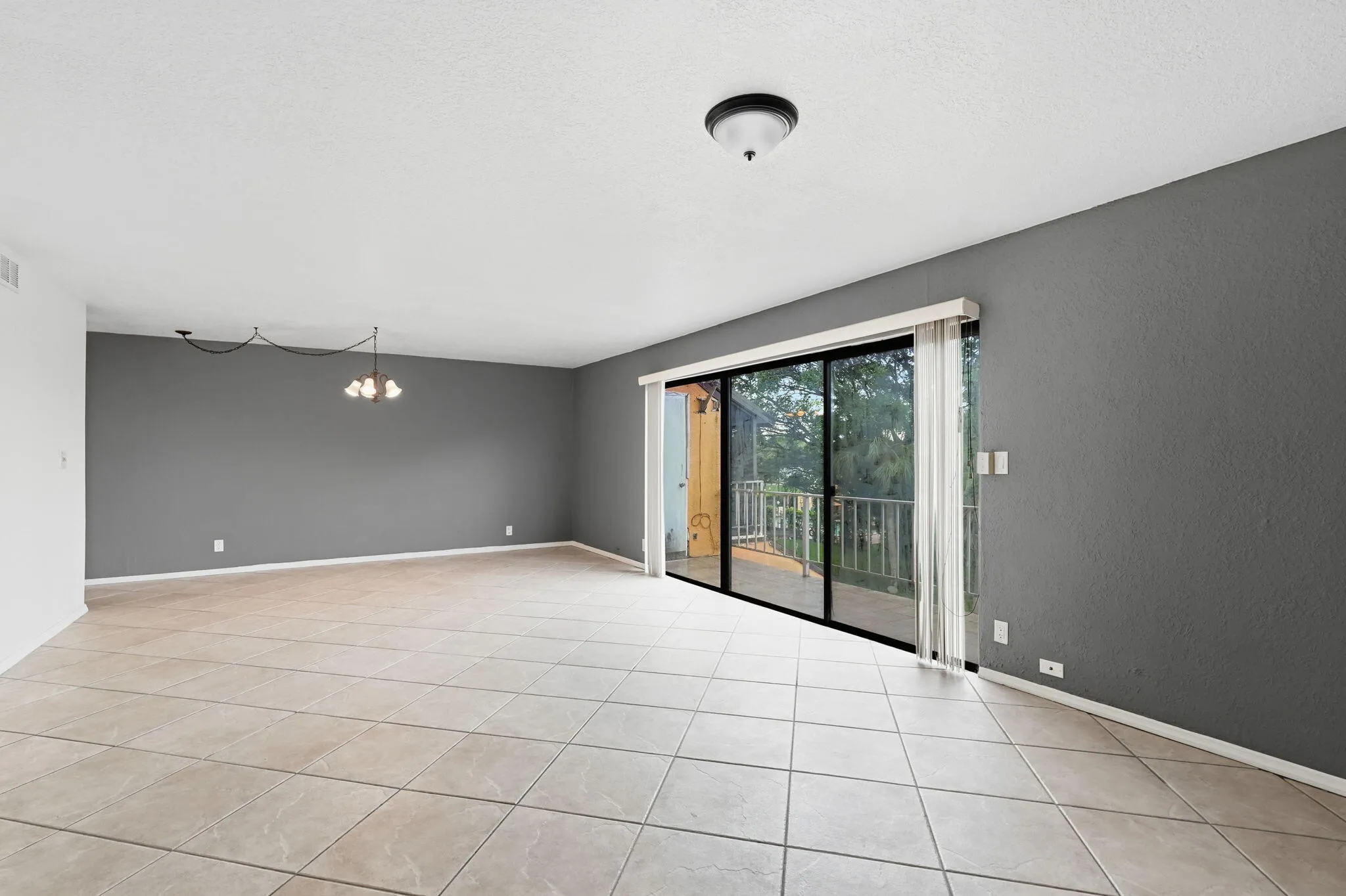 42-web-or-mls-430_Commodore_Dr_Unit_314_