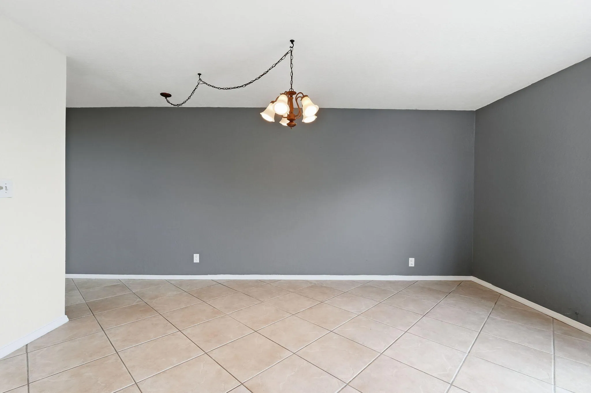 43-web-or-mls-430_Commodore_Dr_Unit_314_