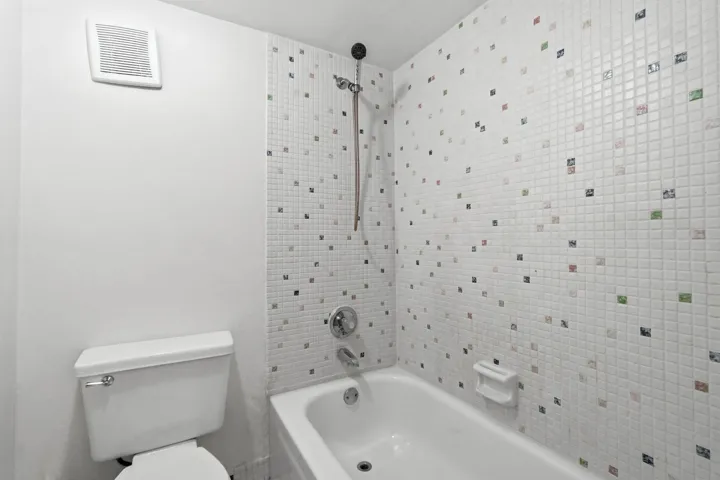24-web-or-mls-430_Commodore_Dr_Unit_314_