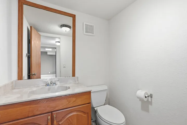 28-web-or-mls-430_Commodore_Dr_Unit_314_