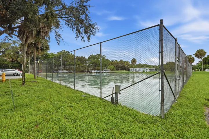 51-web-or-mls-430_Commodore_Dr_Unit_314_