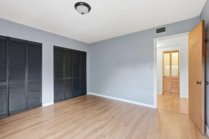 10-web-or-mls-430_Commodore_Dr_Unit_314_