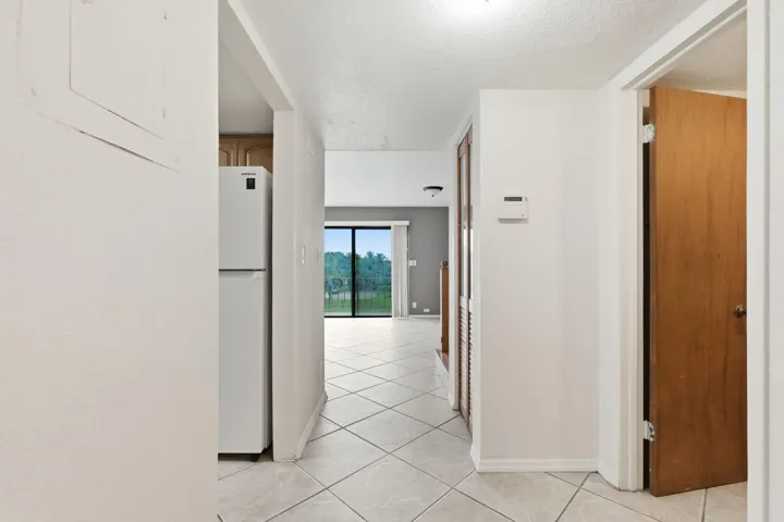 31-web-or-mls-430_Commodore_Dr_Unit_314_
