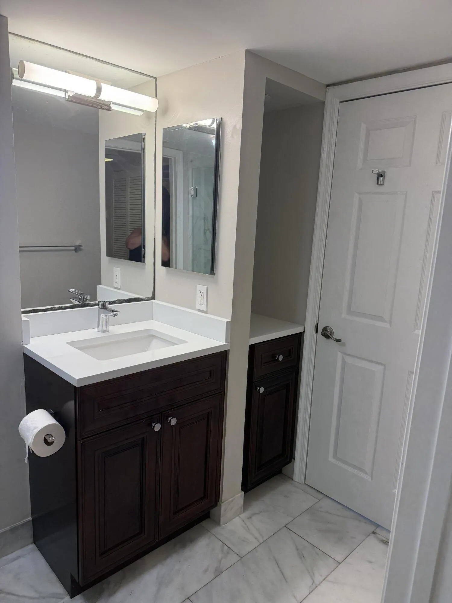 Bath Sink/Storage
