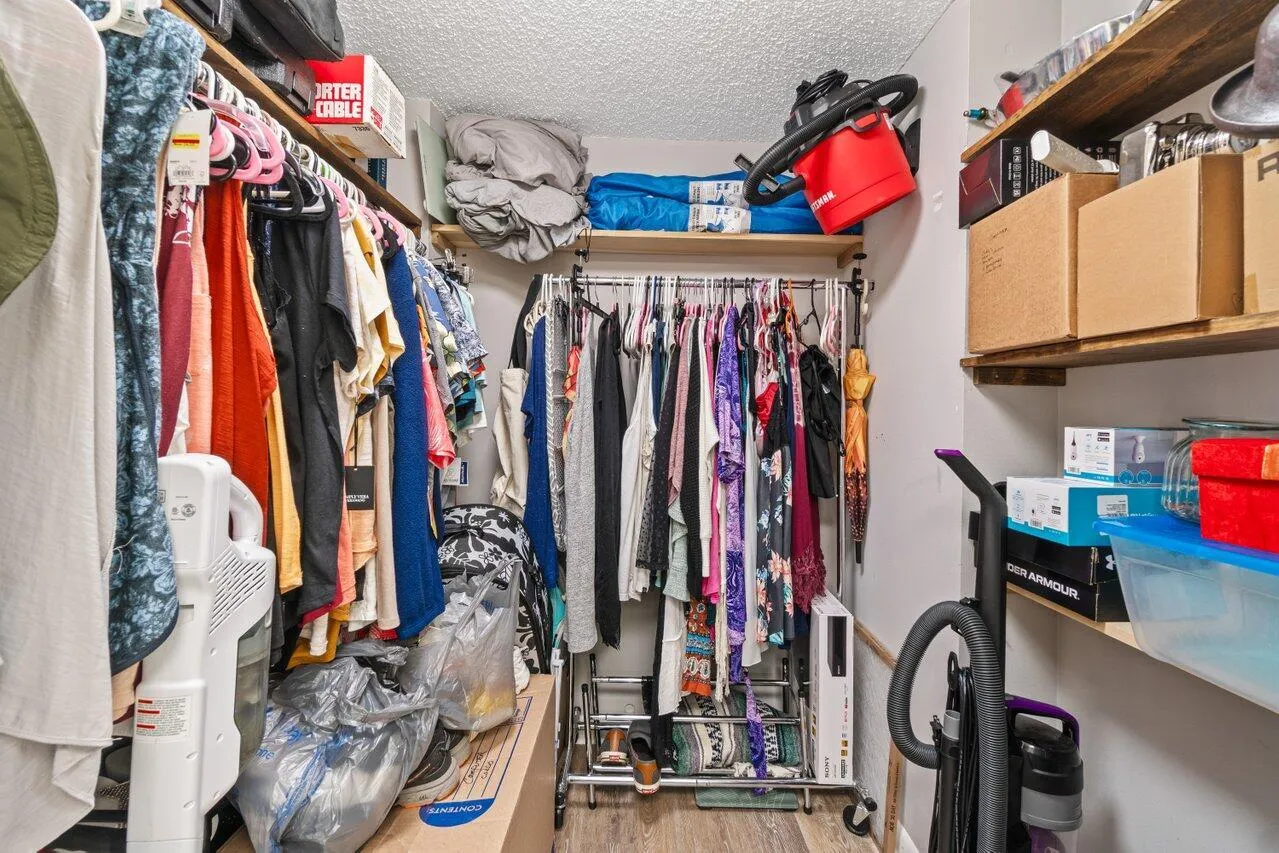 Primary walk in closet