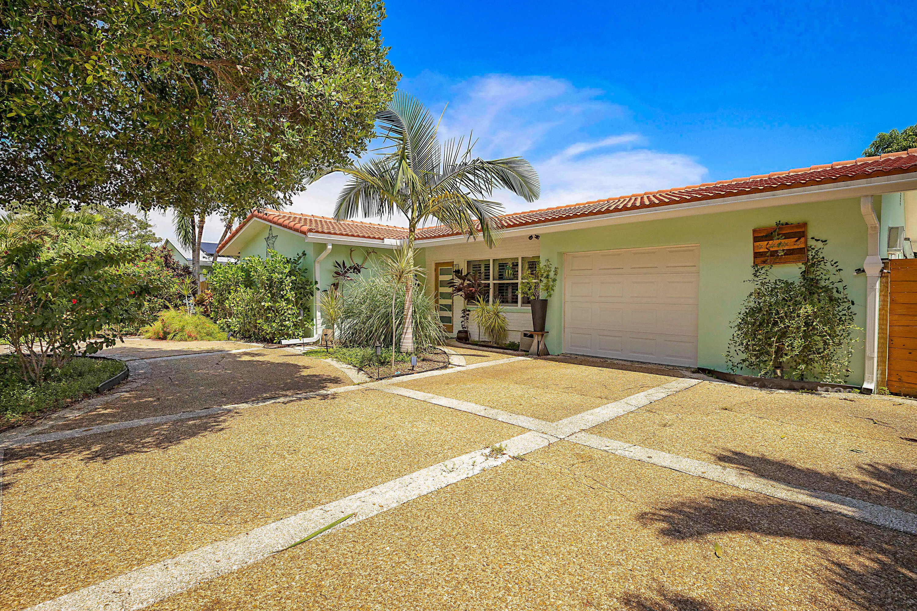 2242 NW 3rd Court-39