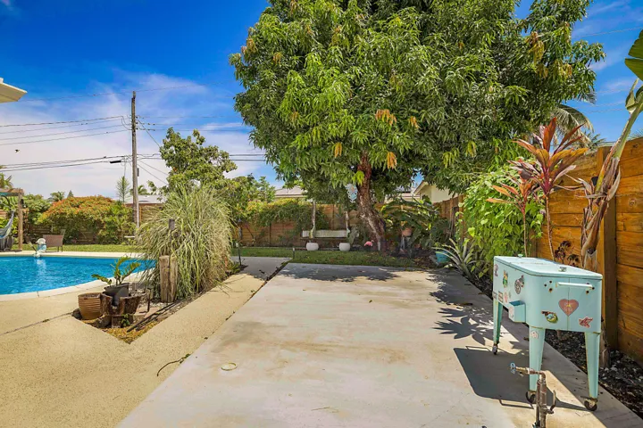2242 NW 3rd Court-37