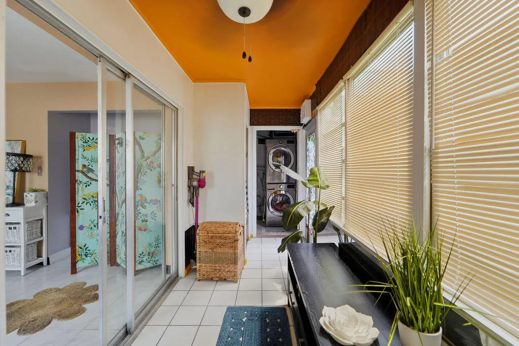 Enclosed Patio plus Utility Room Room