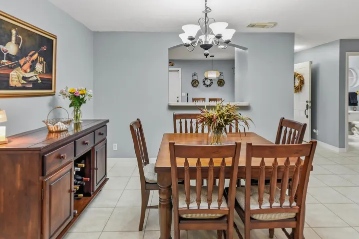 007-014-4864 Pinemore Ln-1499x1000