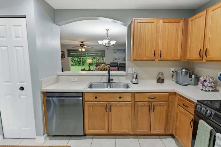 009-018-4864 Pinemore Ln-1499x1000