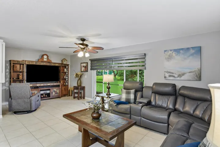012-016-4864 Pinemore Ln-1499x1000