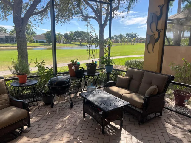 SCREENED IN PATIO