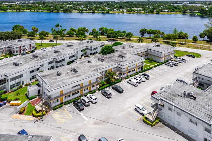 029-3120LakeOsborneDrive-106-LakeWorthBe