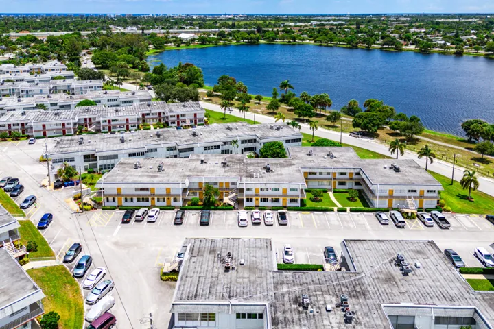 025-3120LakeOsborneDrive-106-LakeWorthBe