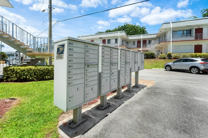 020-3120LakeOsborneDrive-106-LakeWorthBe