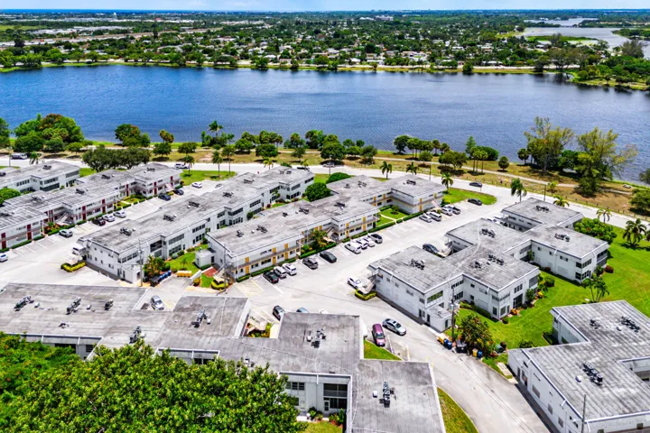 028-3120LakeOsborneDrive-106-LakeWorthBe