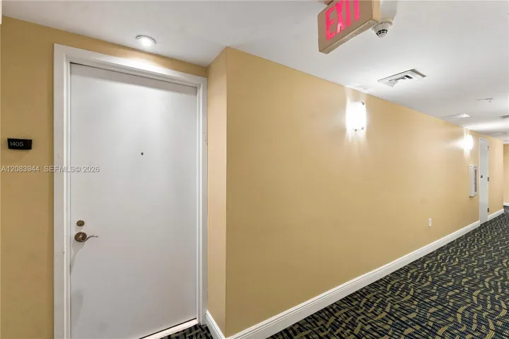 Corner unit