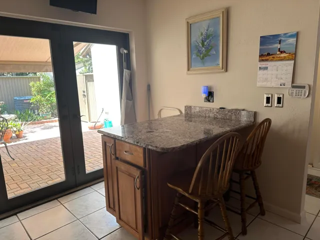 KITCHEN ISLAND FOR TWO