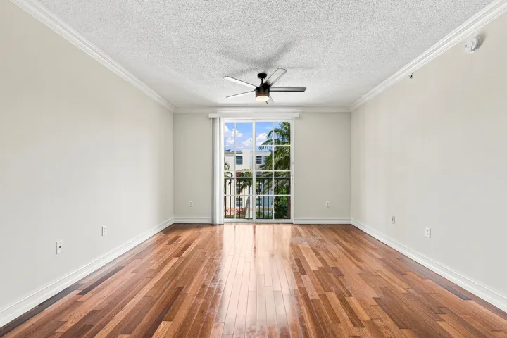 Full bathroom. 2 closets.