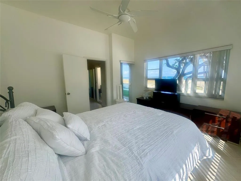 m:bedroom