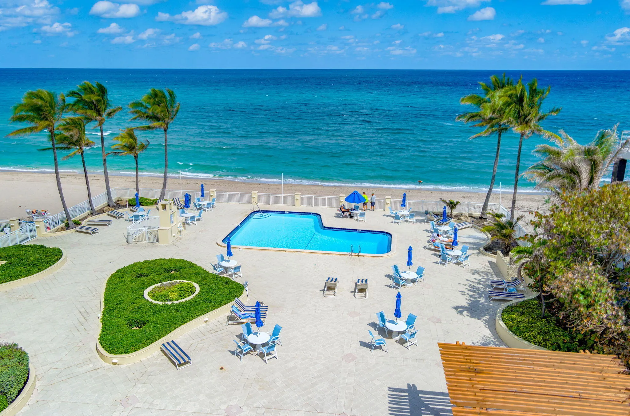 Oceanfront pool