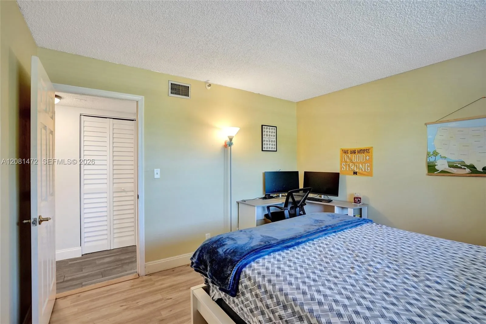 Guest bedroom with a front window!