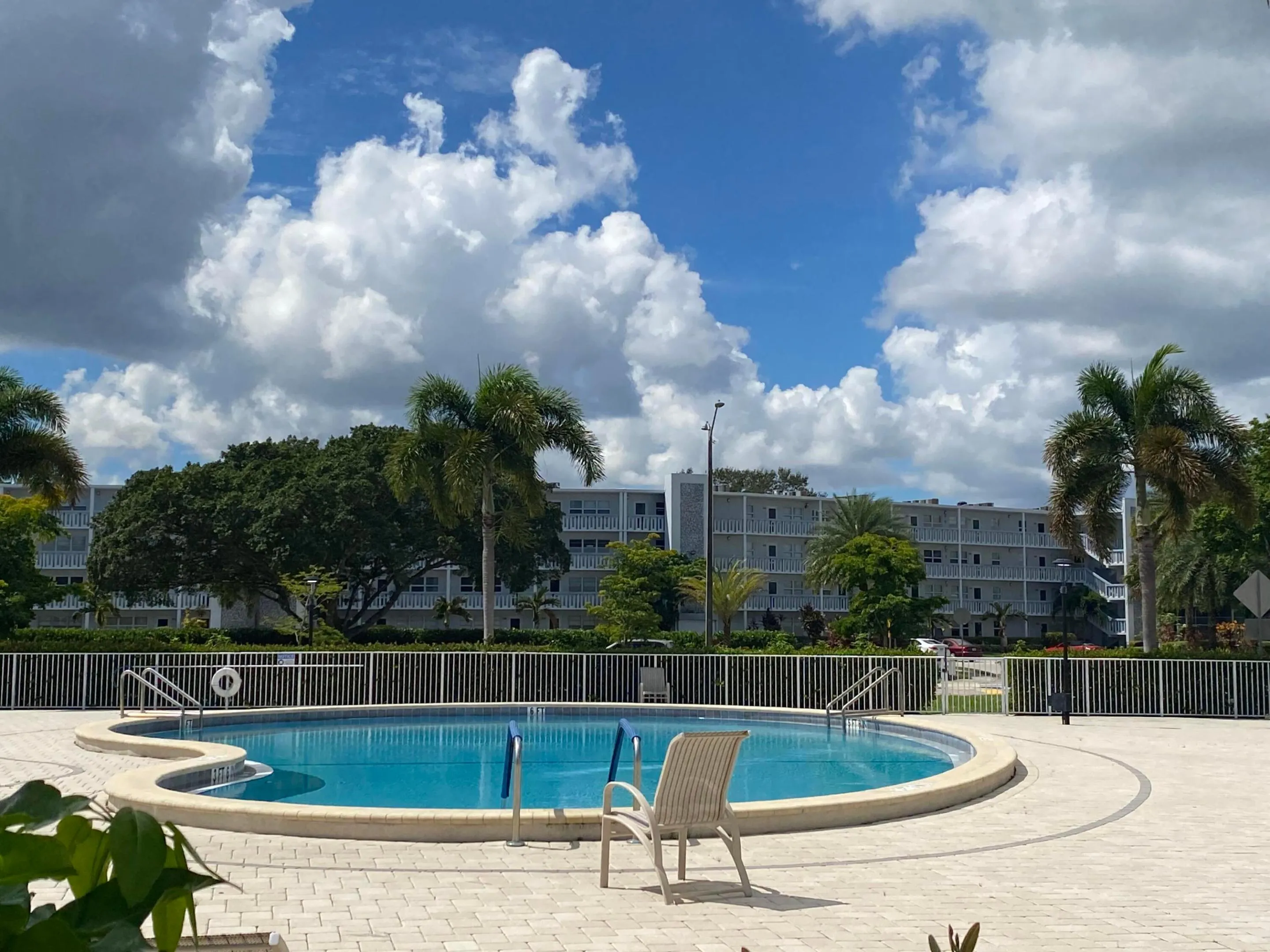 Lyndhurst swimming pool