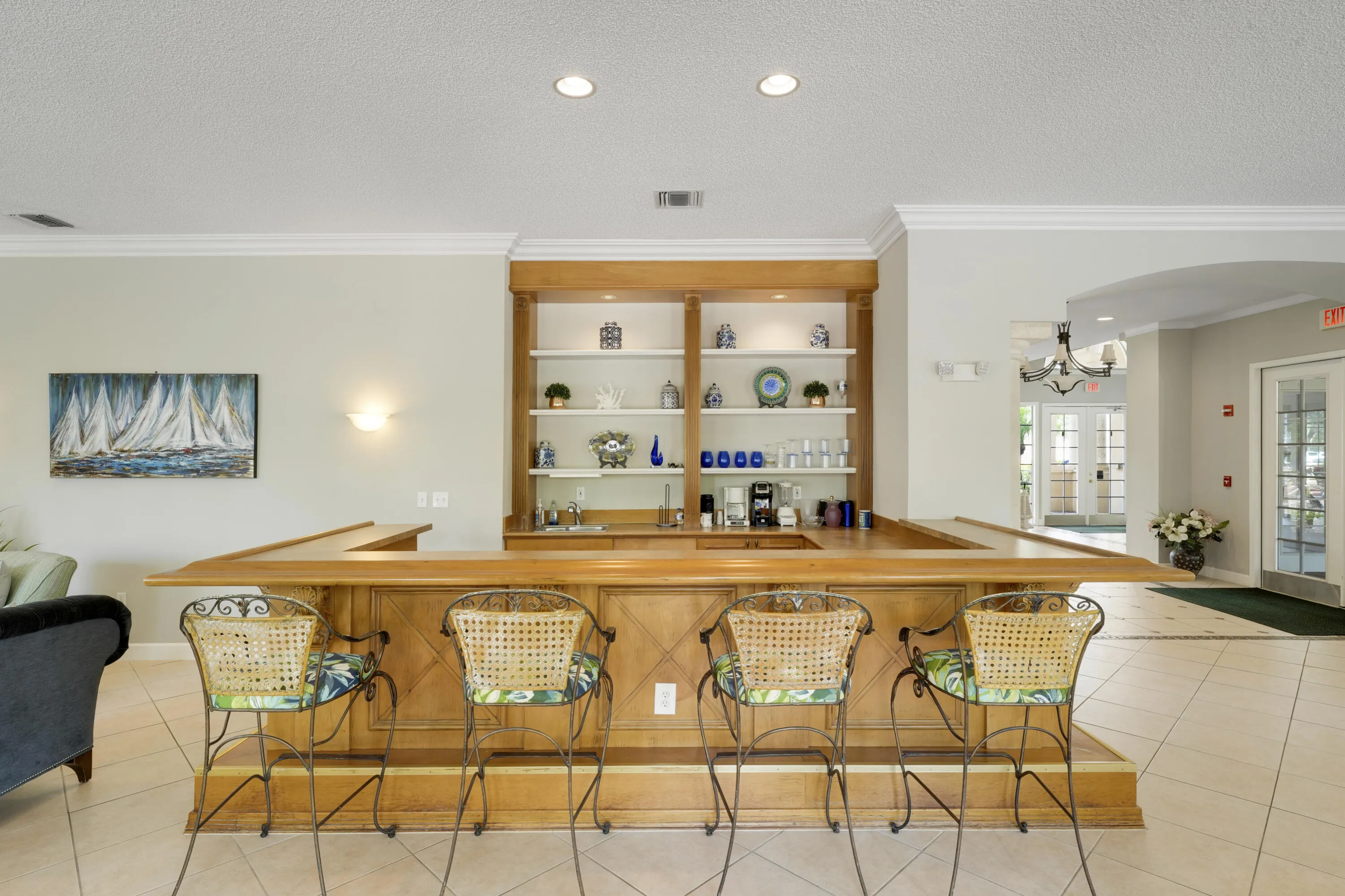 Bar/ Lounge
