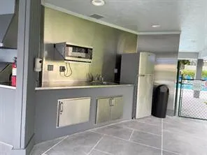 COMPLETE BARBEQUE FACILITIES!