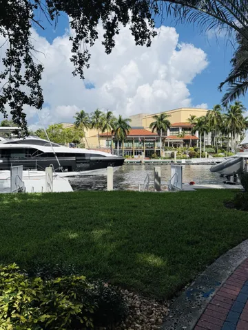 The perfect space to walk your pet, enjoy the shade, and take in the scenes on the New River located in Esplanade Park steps from the building's entrance.