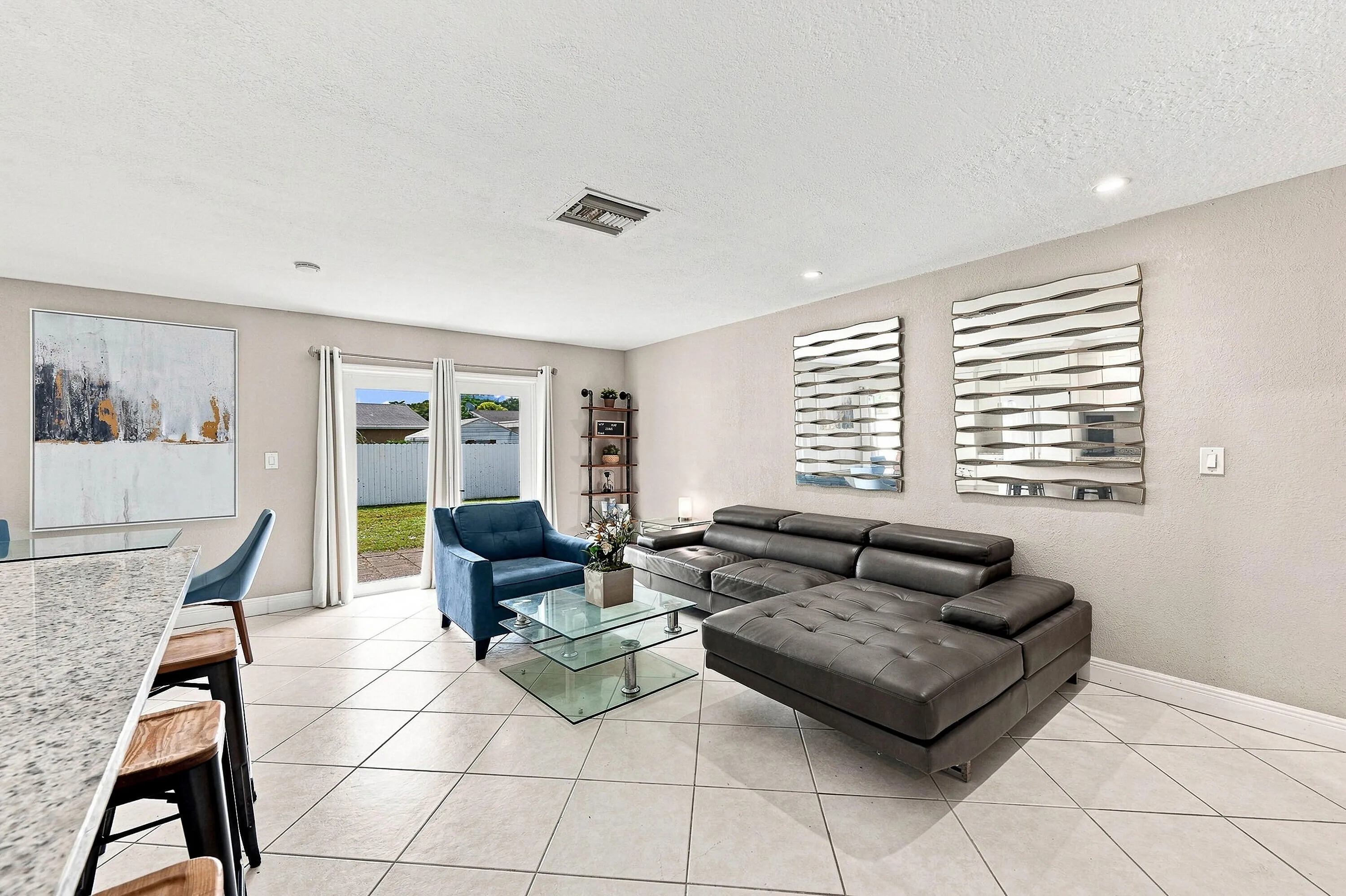 10_living room
