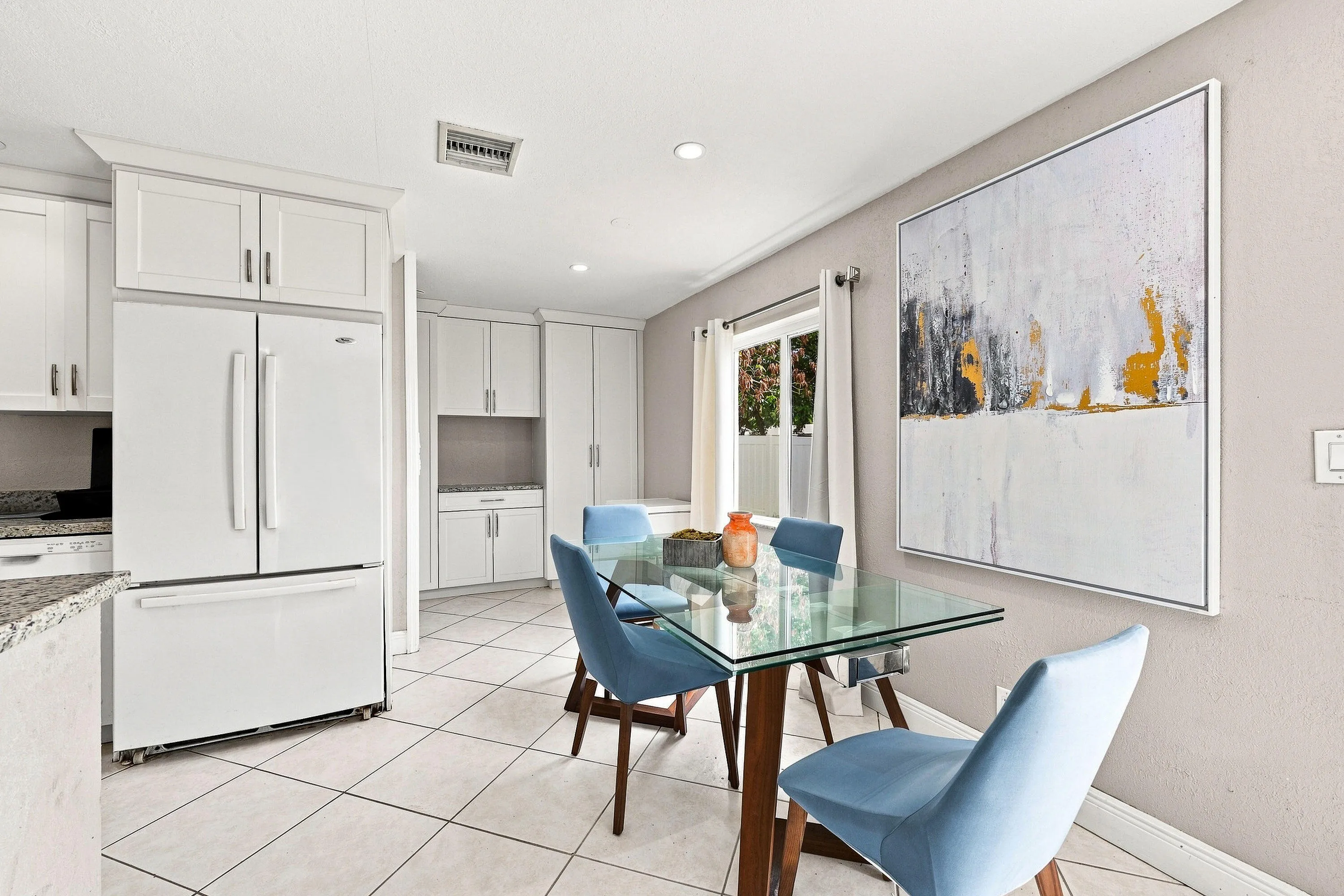 17_dining area