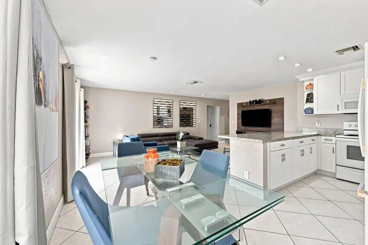 19_dining area