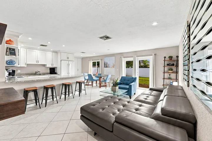 12_living room