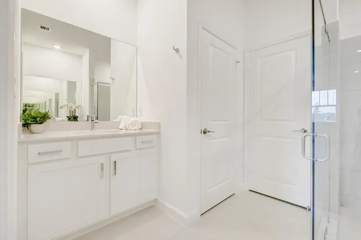 Master Bathroom (2)