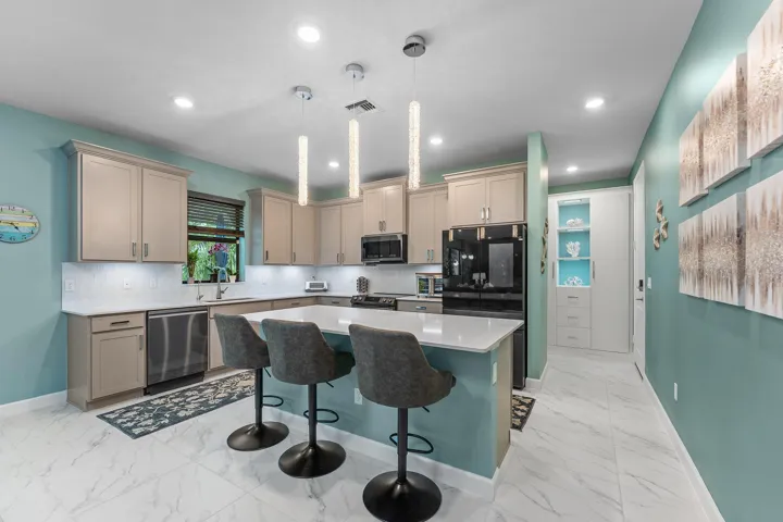 020-3196StrengLane-RoyalPalmBeach-FL-334