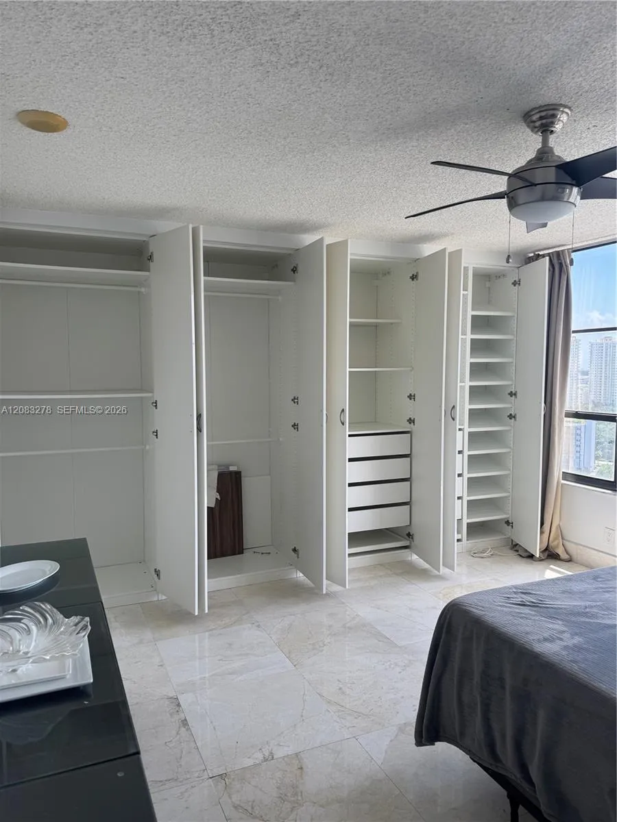 Closet 2nd Bed