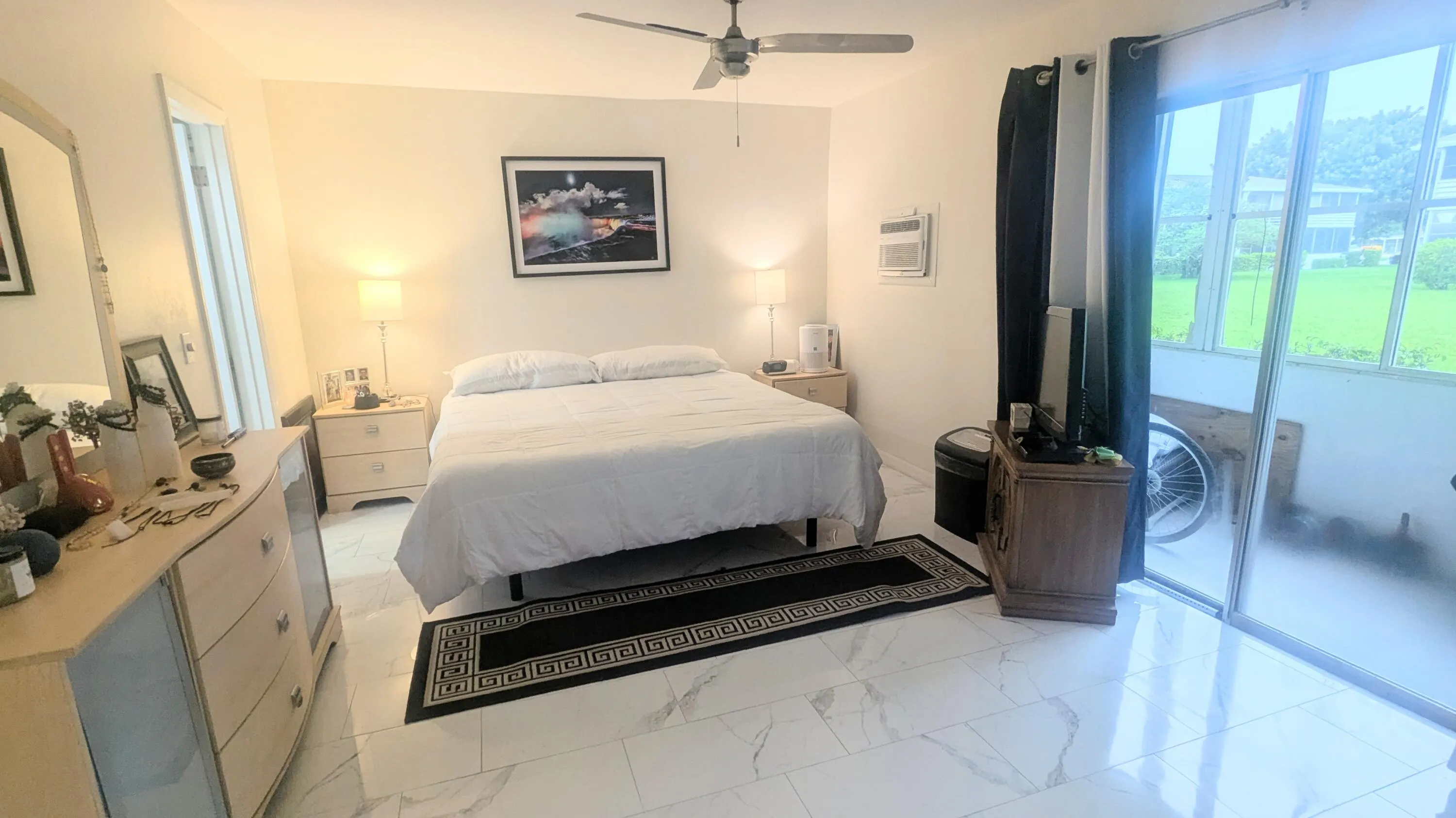 Large Bedroom with Ensuite Full Bath