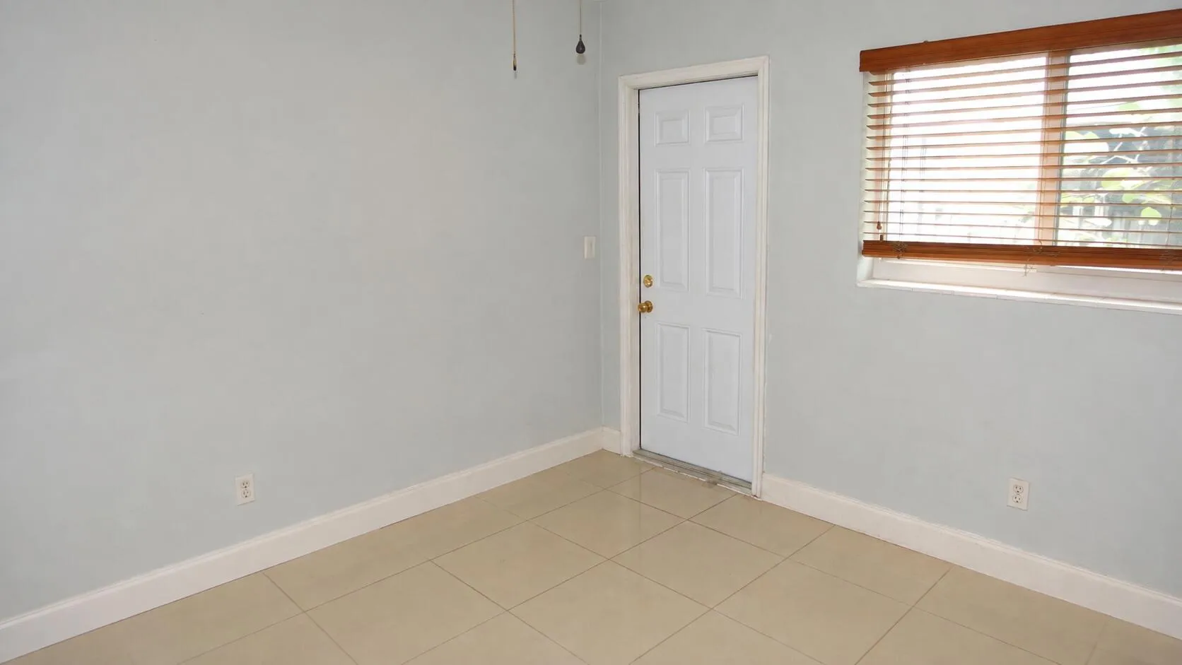 bedroom 2 (2)