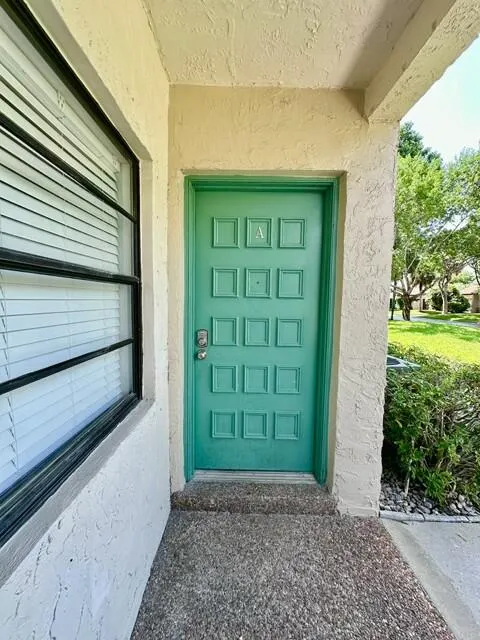 Entrances Unit 45A
