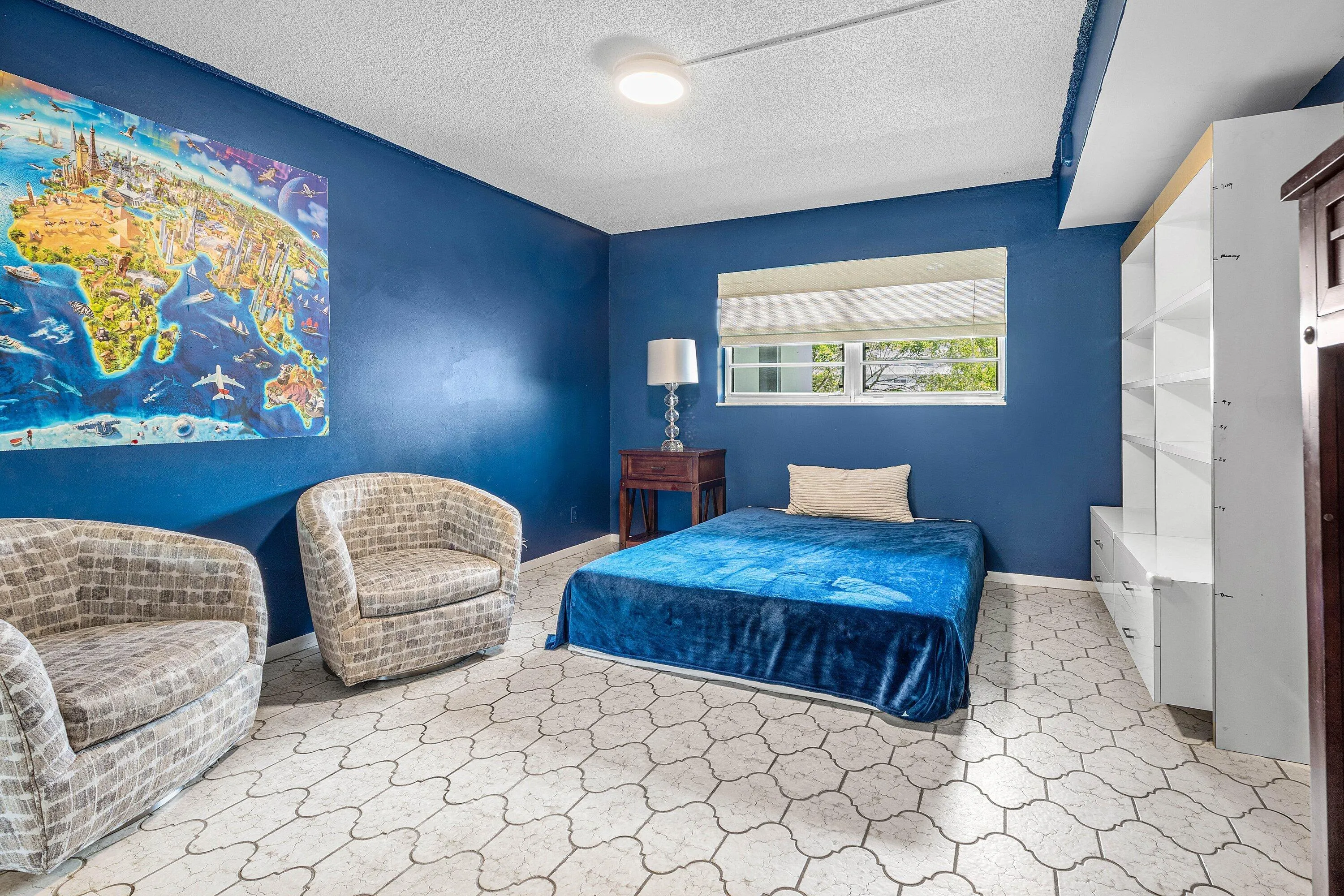 2nd bedroom