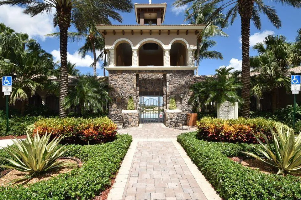 Clubhouse Enterance
